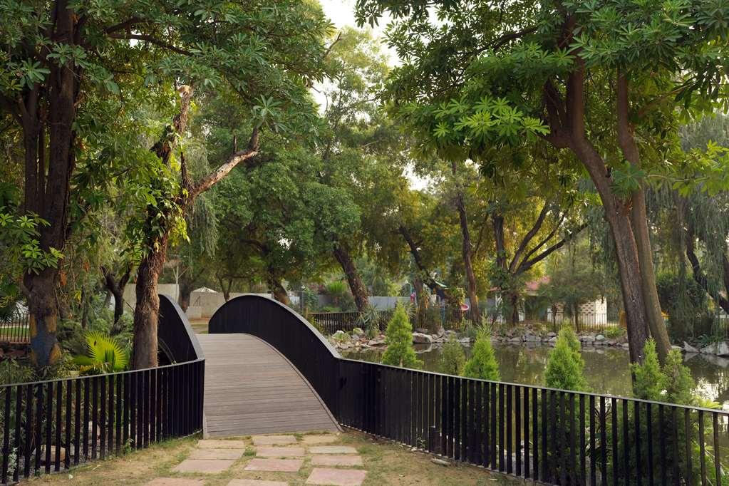 Best Western Resort Country Club Gurgaon Exterior foto