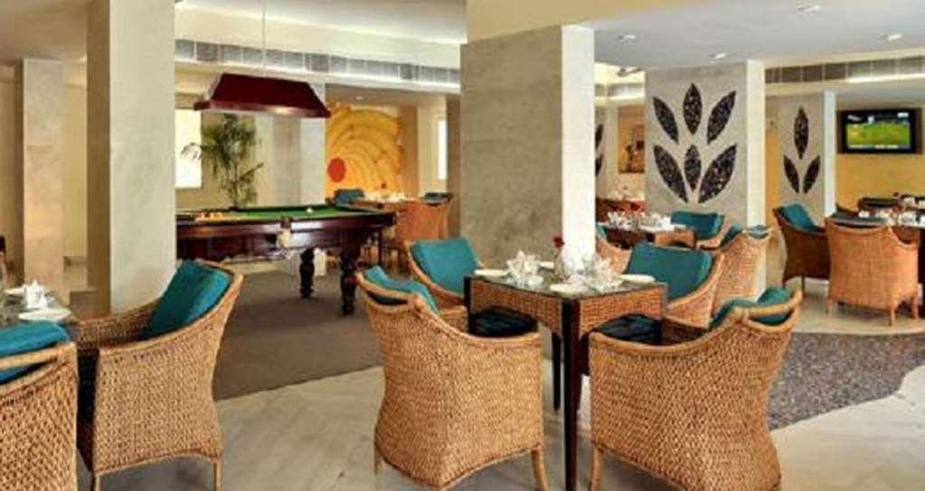 Best Western Resort Country Club Gurgaon Restaurant foto